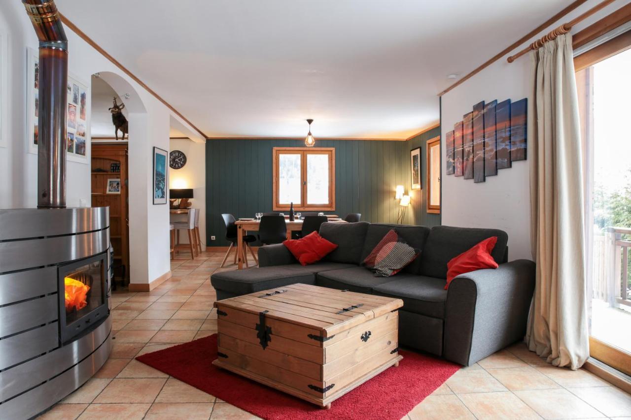 Chalet Large Chalet, Sleeps 12, 200m2, 5 Bedroom, 4 Bathroom, Garden, Jacuzzi, Sauna Chamonix