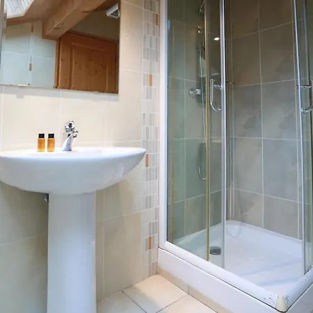 Chamonix Large Chalet, Sleeps 12, 200m2, 5 Bedroom, 4 Bathroom, Garden, Jacuzzi, Sauna Buitenkant foto